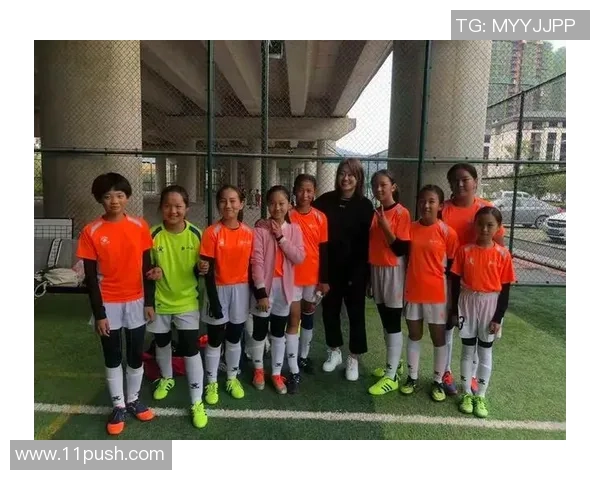 蒙古足球星成长之路与绿茵梦想背后的故事与精神力量