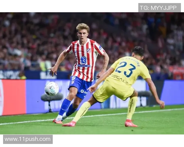 足球传奇谢幕时刻:回顾球星们的退役瞬间与永恒辉煌